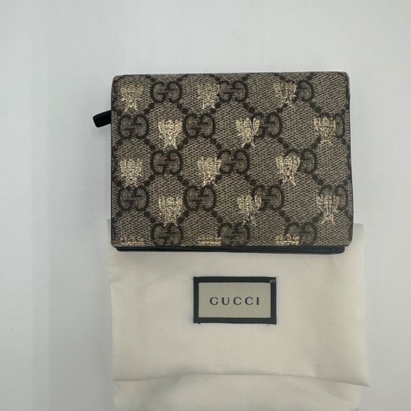 Gucci Bee Supreme Wallet - Picture 2 of 14